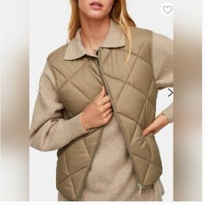 Mango quilted puffer vest size XS in great shape.